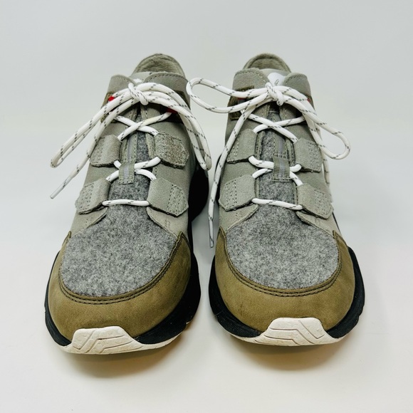 Sorel Gray and Green Winter Boots with Rugged Design - Picture 3 of 15